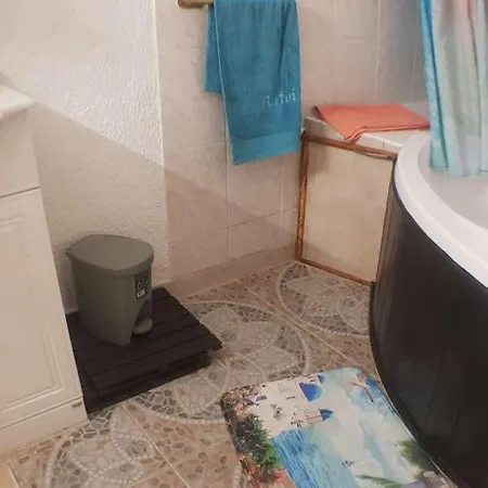 Apartment Location Saisonniere De Avril A Fin Octobre *